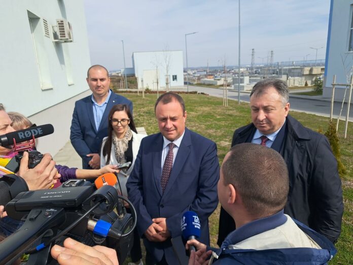 Иван Иванов