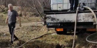 Изливането в реката