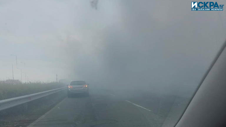 Микробус се е запалил край Бургас съобщи читател на Искра бг Злополуката