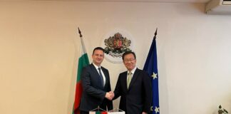 Министър Жечо Станков и посланик Н.Пр. Хисаши Мичигами