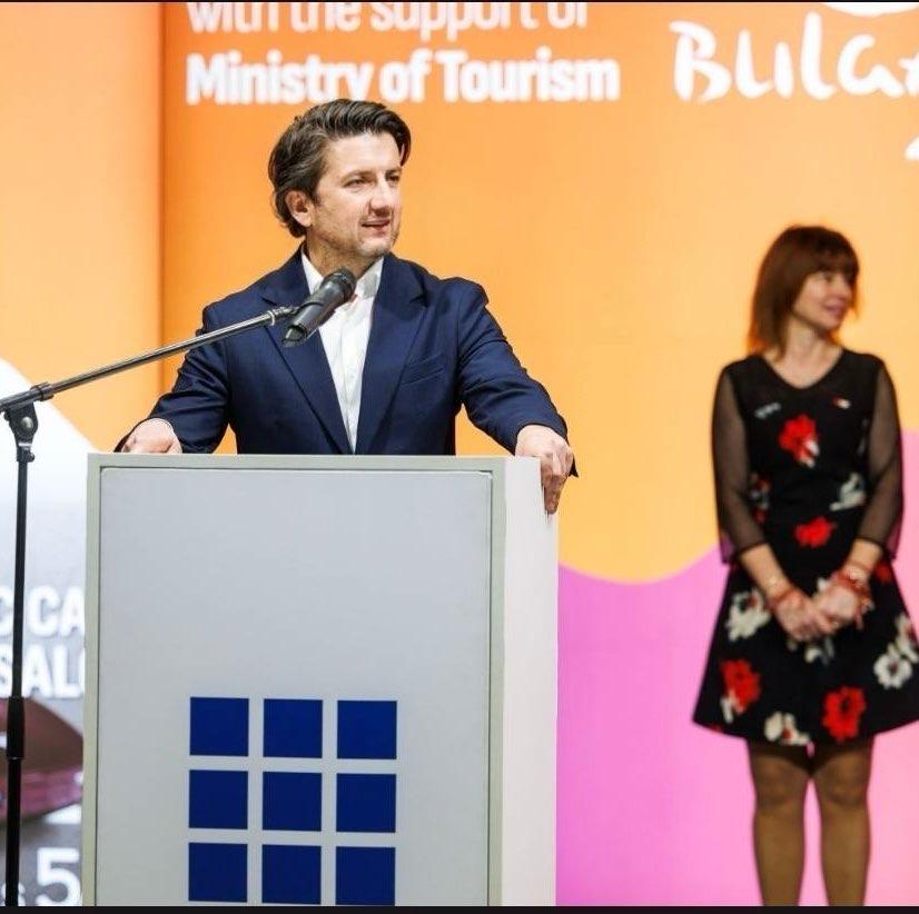 Успяхме да осигурим 100 стипендии за български студенти които да