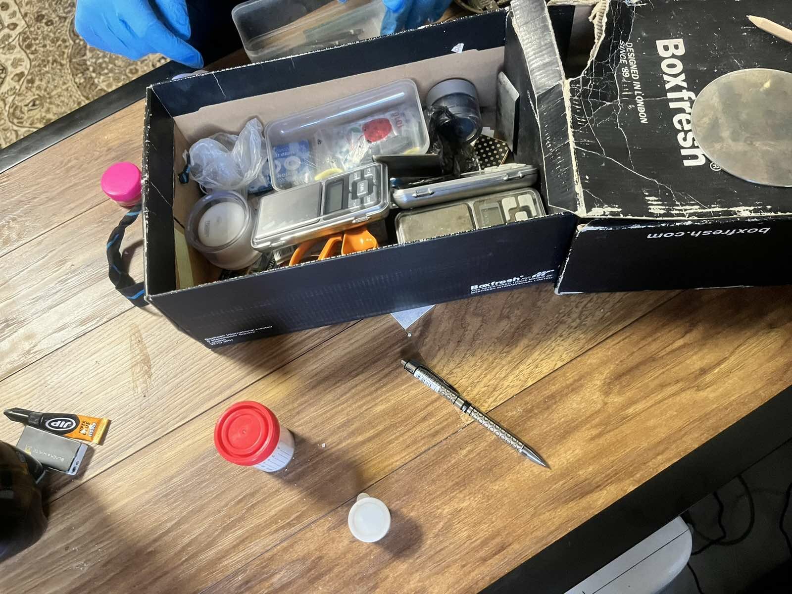 Амфетамин канабис семена от канабис множество празни джъмпери и електронна