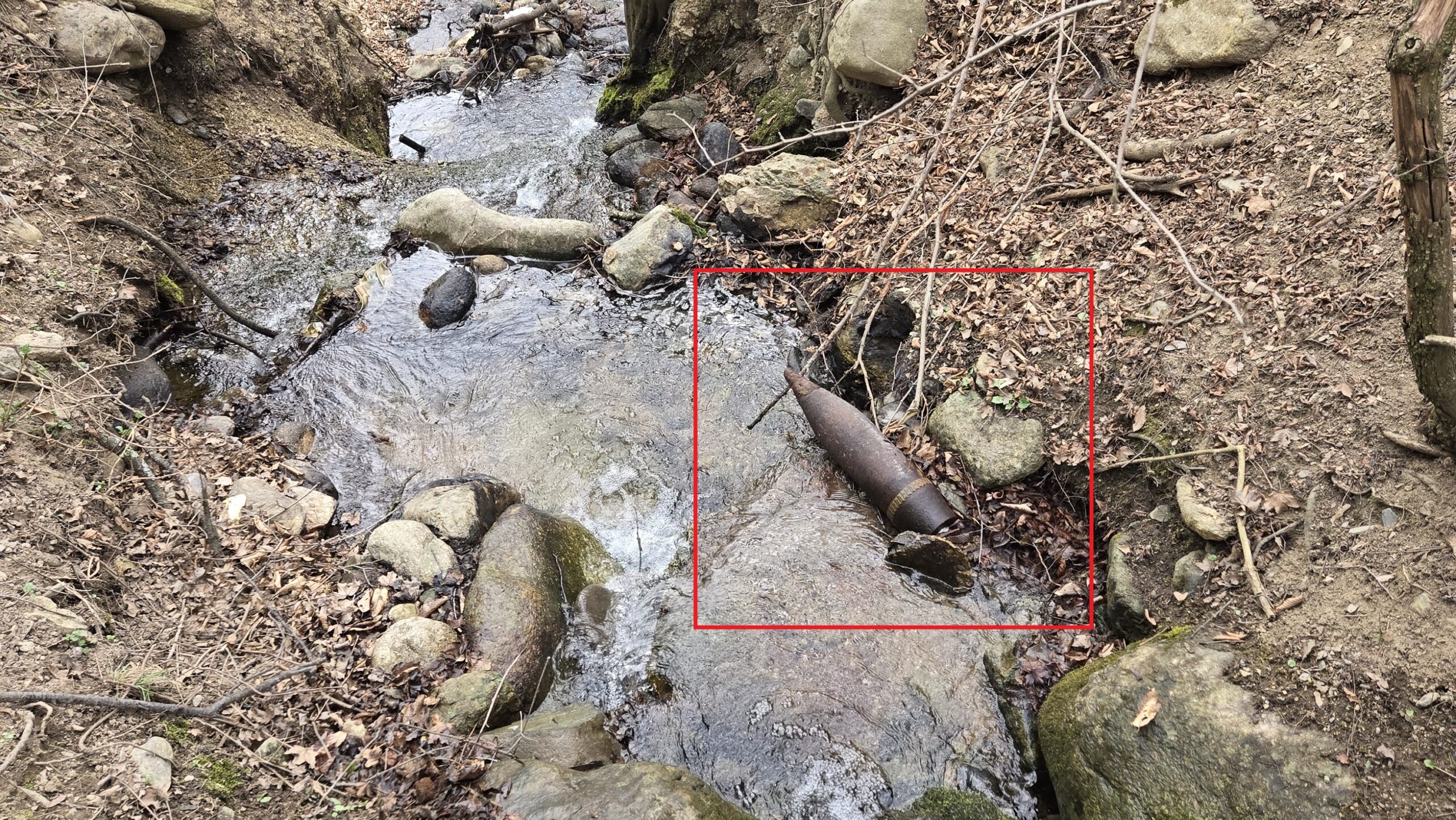 Специализиран екип от Сухопътните войски обезвреди невзривени бойни припаси днес