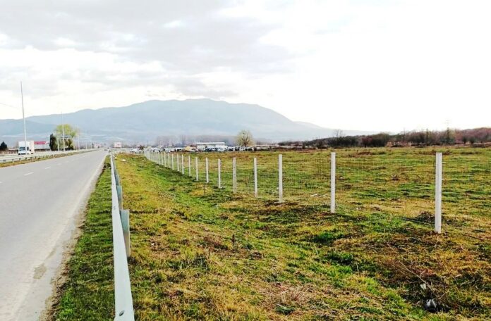 Оградната мрежа