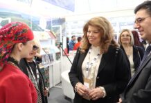 Откриването на българския щанд