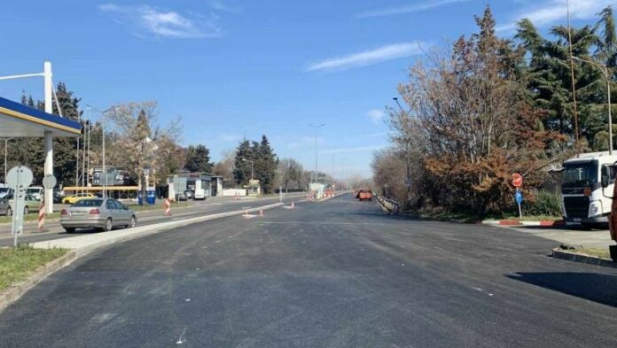 Отварят източното платно на пътя "Сарафово" – Бургас