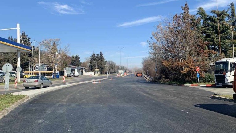 Приключва ремонтът на източното платно на републикански път I 9 Сарафово