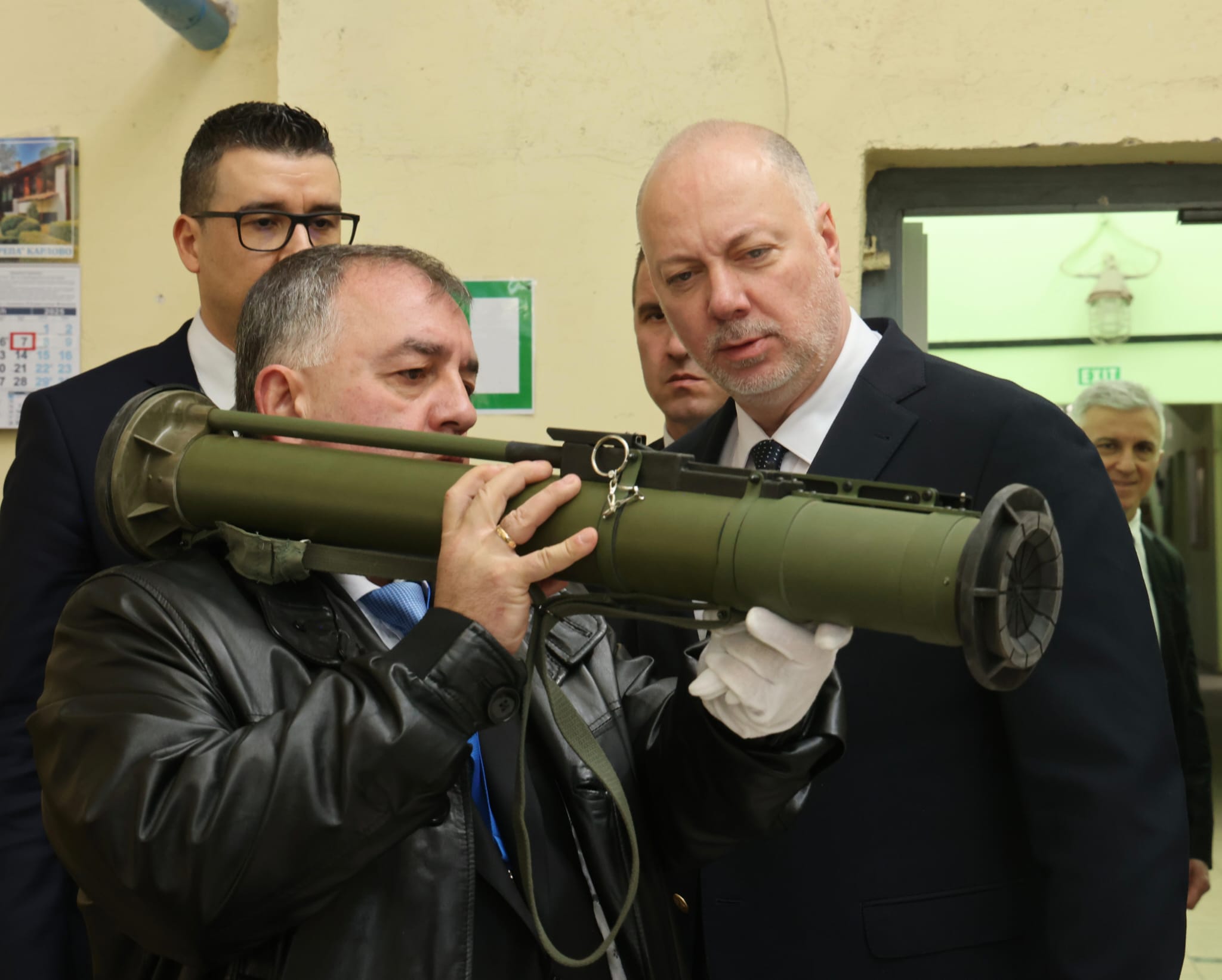 Росен Желязков посети производствената база на ВМЗ Сопот в Иганово където