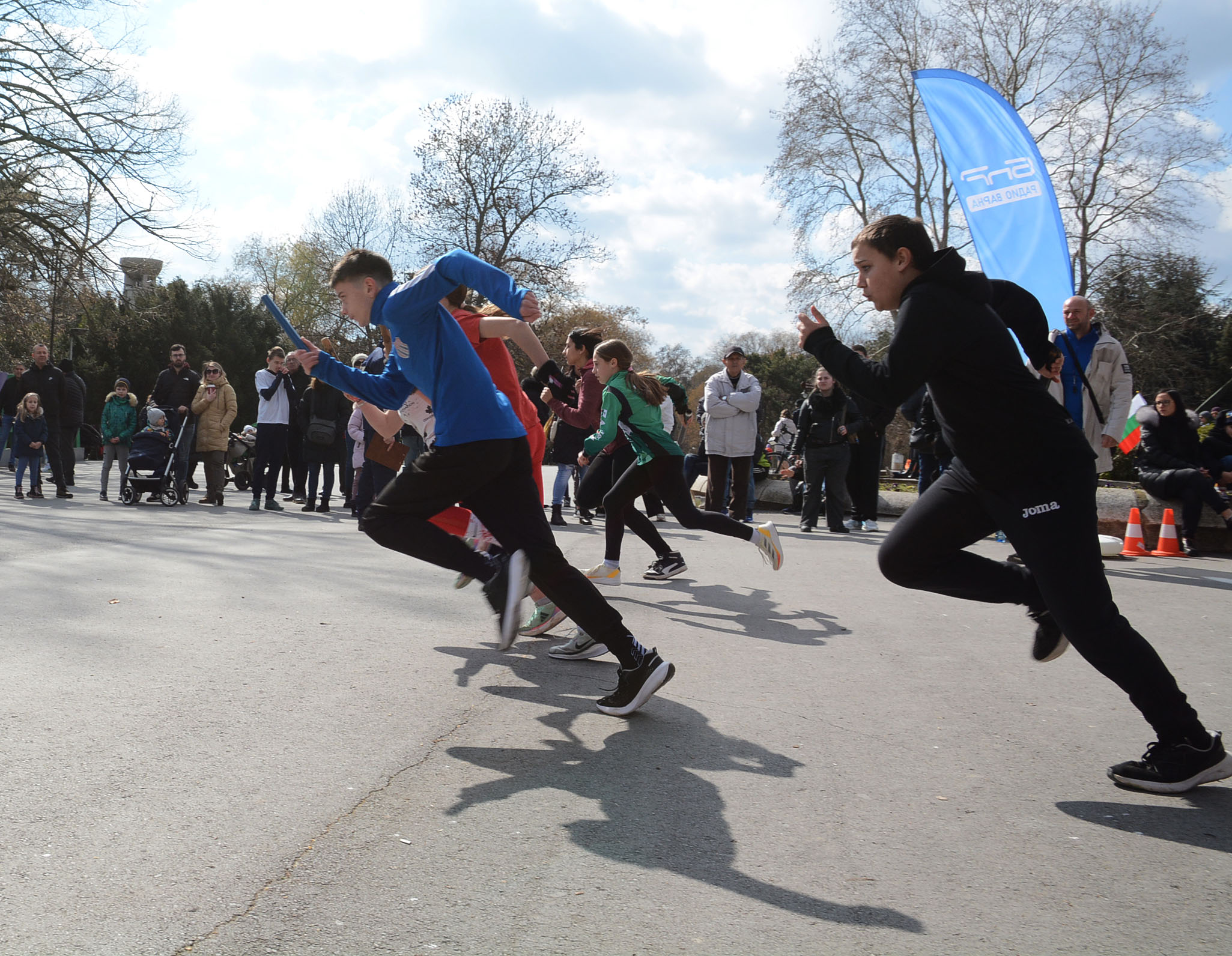 Над 250 участници от всички възрасти разделени в 40 отбора