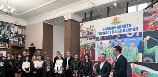 Церемония пред паметника на ген. Владимир Стойчев