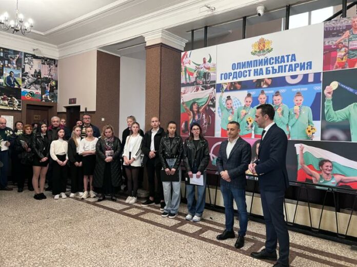 Церемония пред паметника на ген. Владимир Стойчев