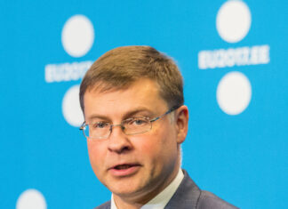 Валдис Домбровскис