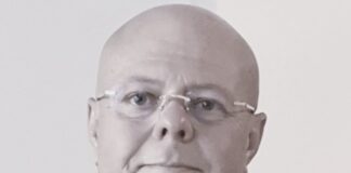 Д-р Валентин Петров