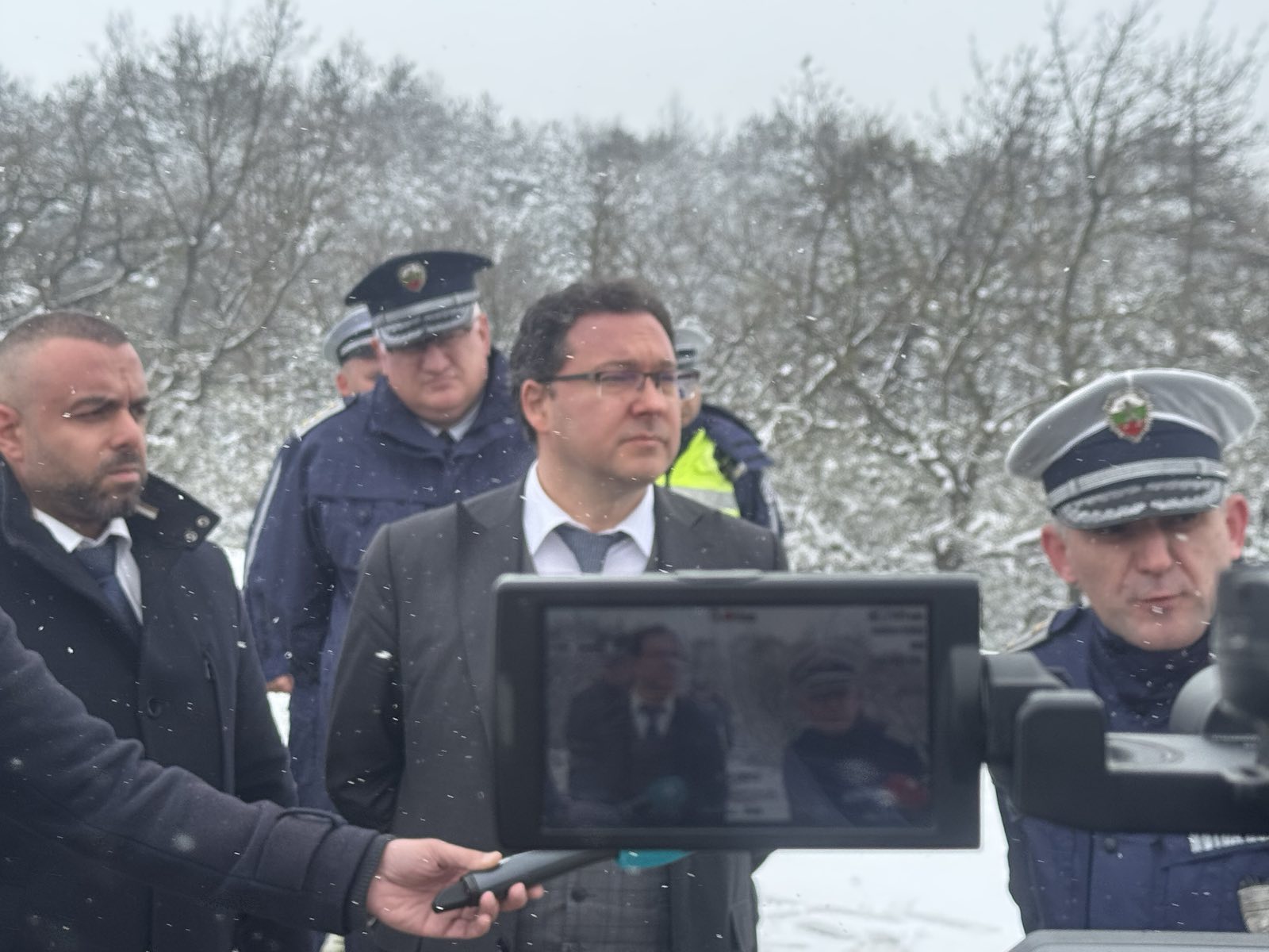 Даниел Митов посети един от установените три участъка с концентрация