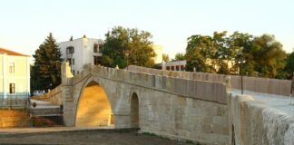 Гърбавият мост в Харманли