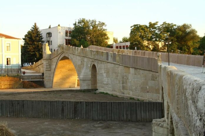 Гърбавият мост в Харманли