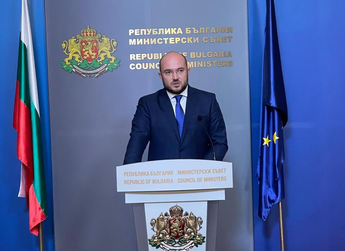 Георги Георгиев поиска временно отстраняване лишаване от право да упражнява