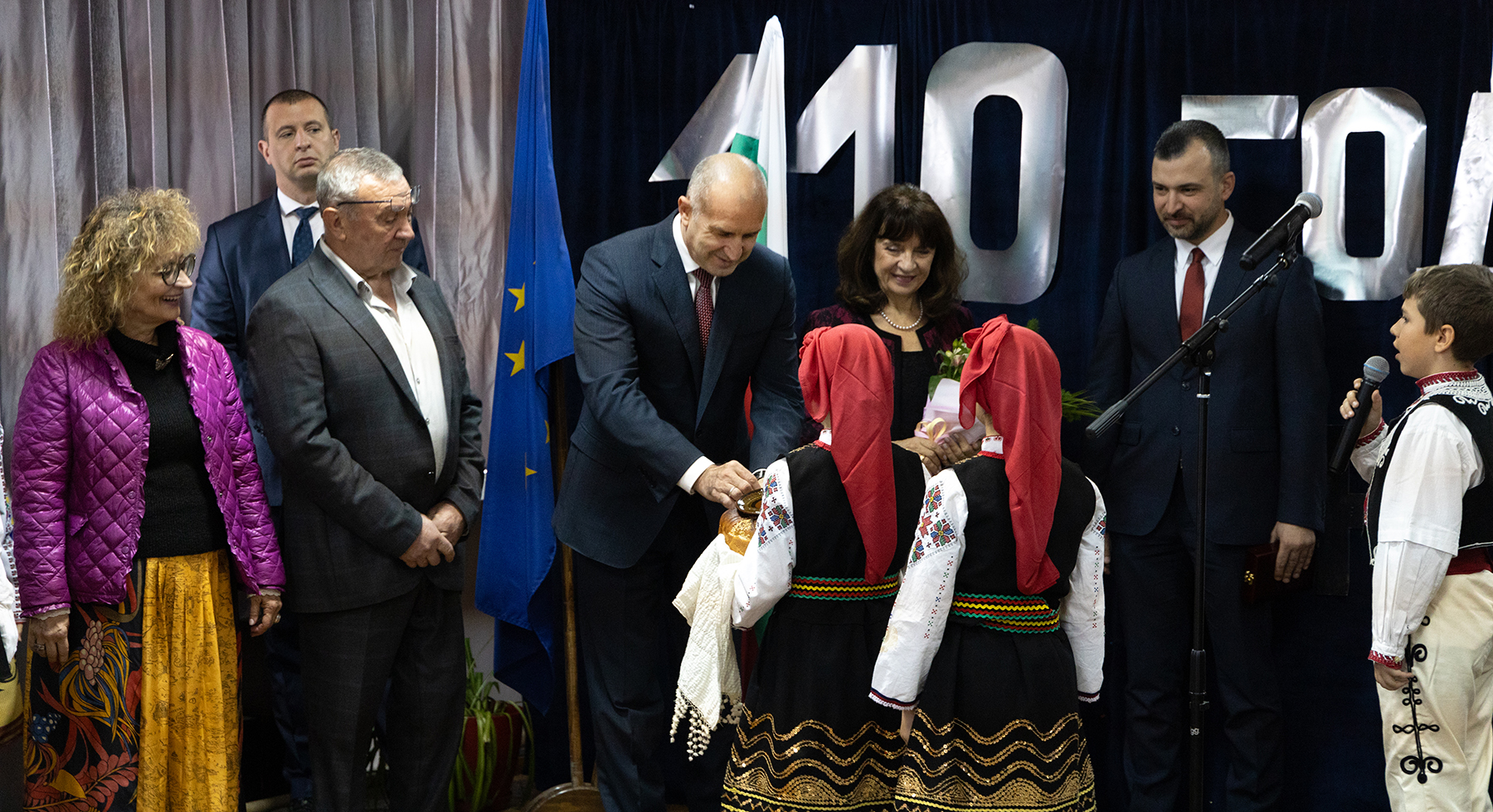 Румен Радев посети 58 о ОУ Сергей Румянцев в София където