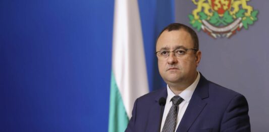 Иван Иванов