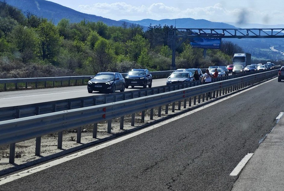 Катастрофа е станала на магистрала Тракия малко по рано днес Произшествието