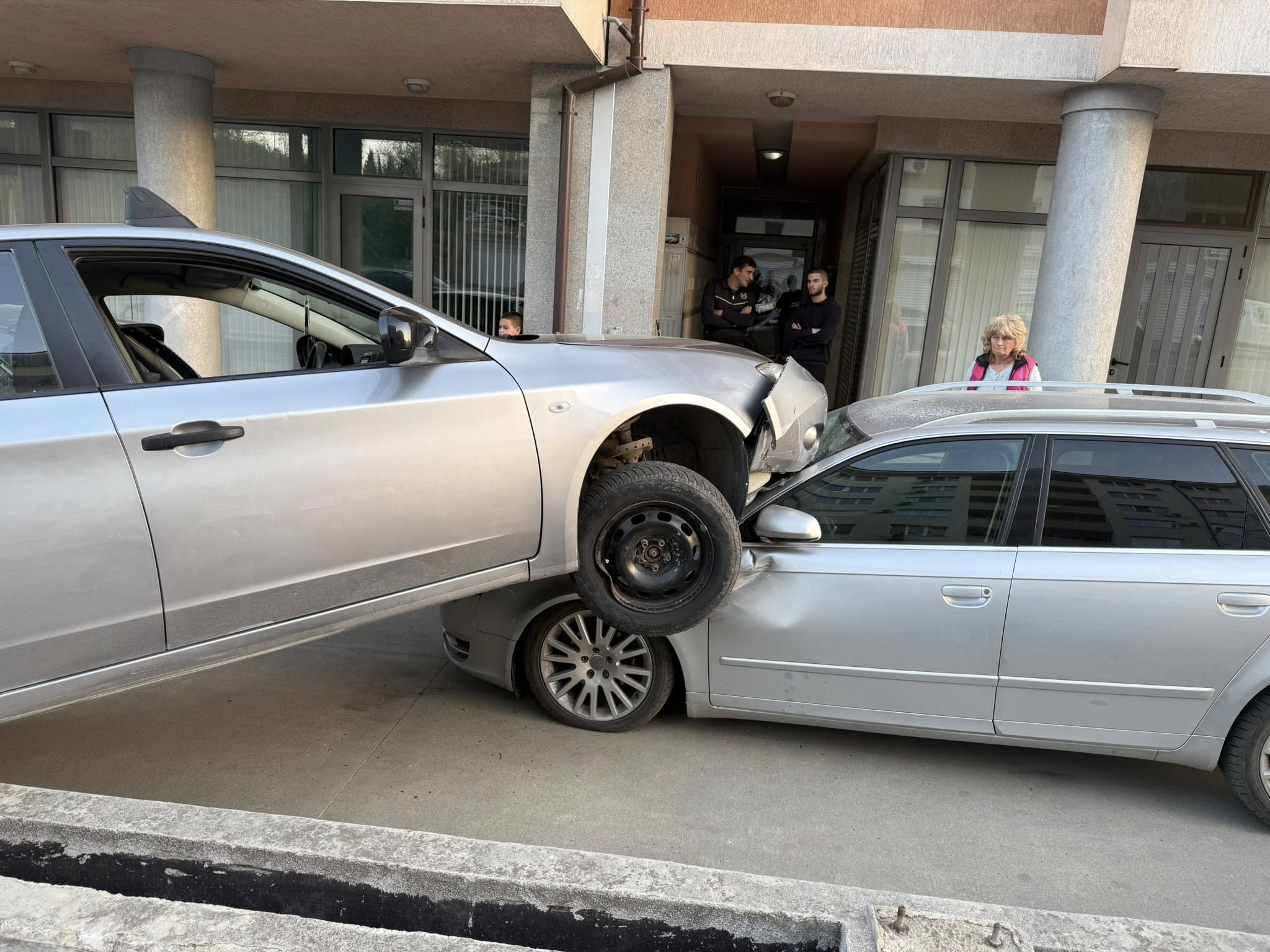 Зрелищен пътен инцидент е станал в Стара Загора За него