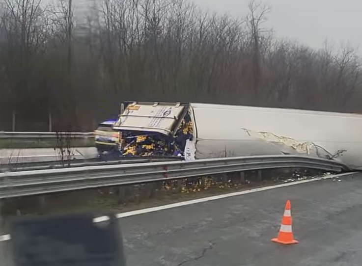 Движението по АМ Хемус в посока Варна при км 64 700