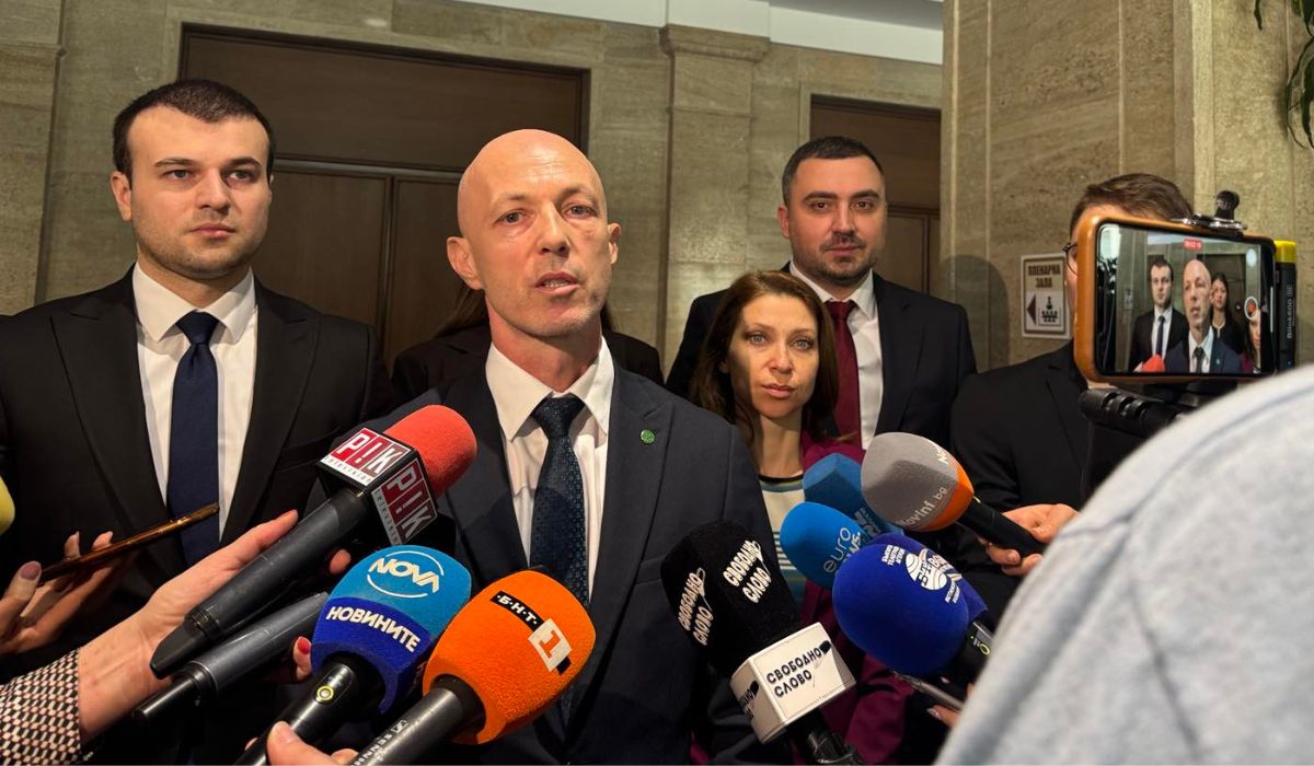 Като изключително лобистки народният представител от ПП Възраждане Коста Стоянов