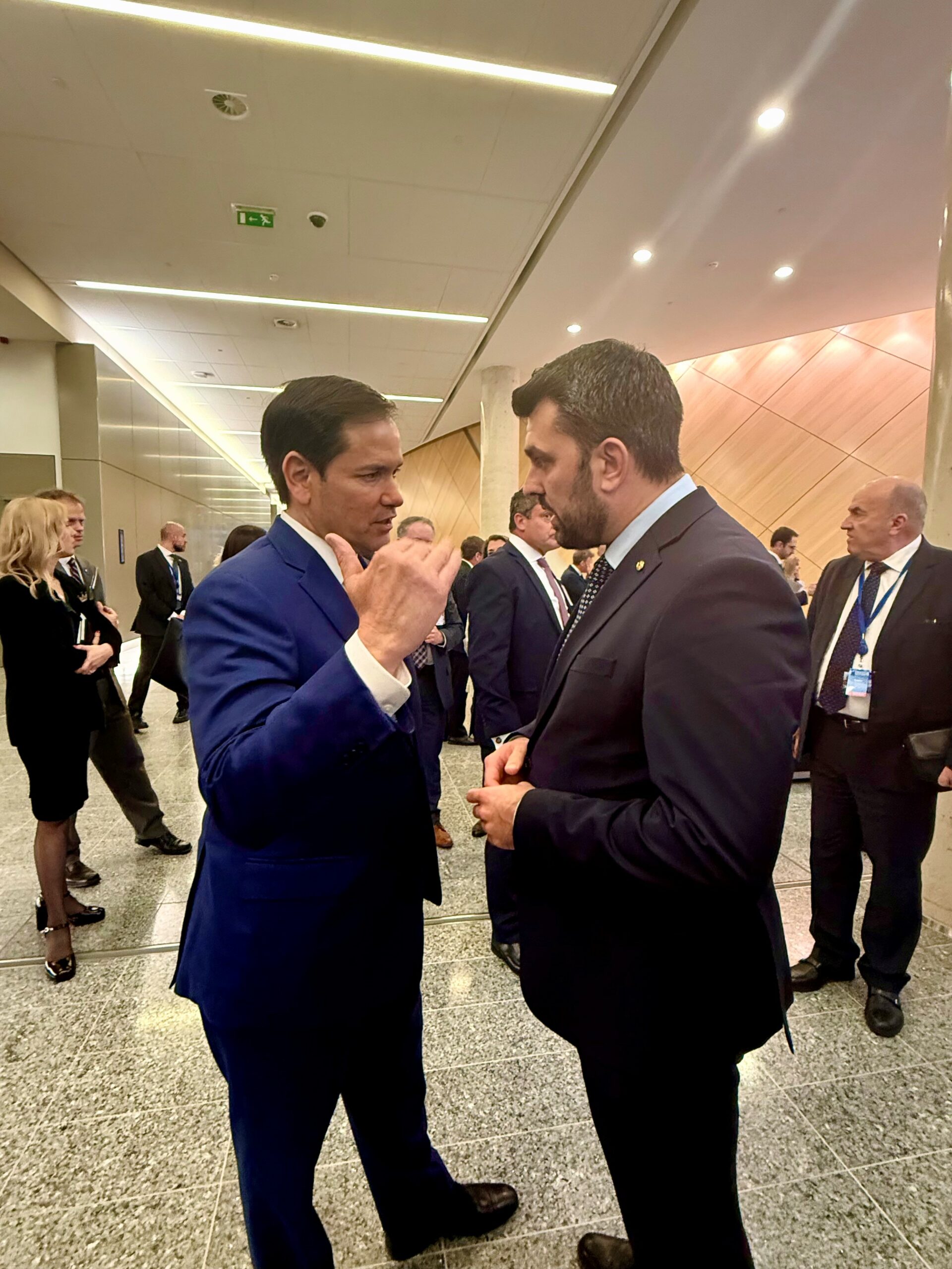 Георг Георгиев разговаря с държавния секретар на САЩ Марко Рубио