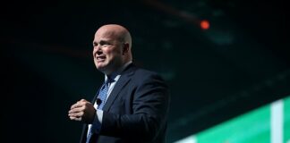 Матю Уитакър