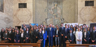 Министър Георги Георгиев и студентите