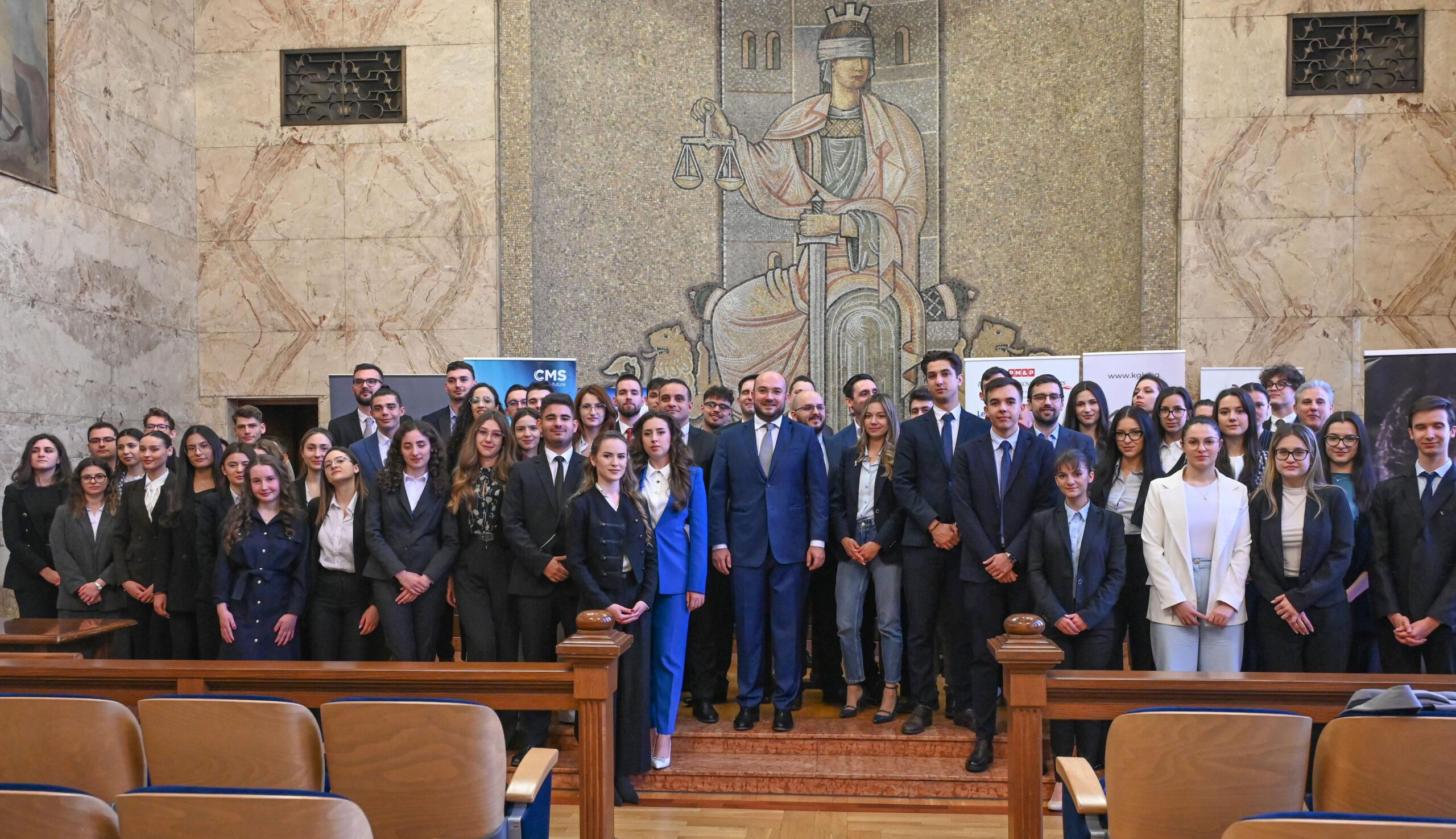 Над 22 отбора от близо 80 студенти от юридическите факултети