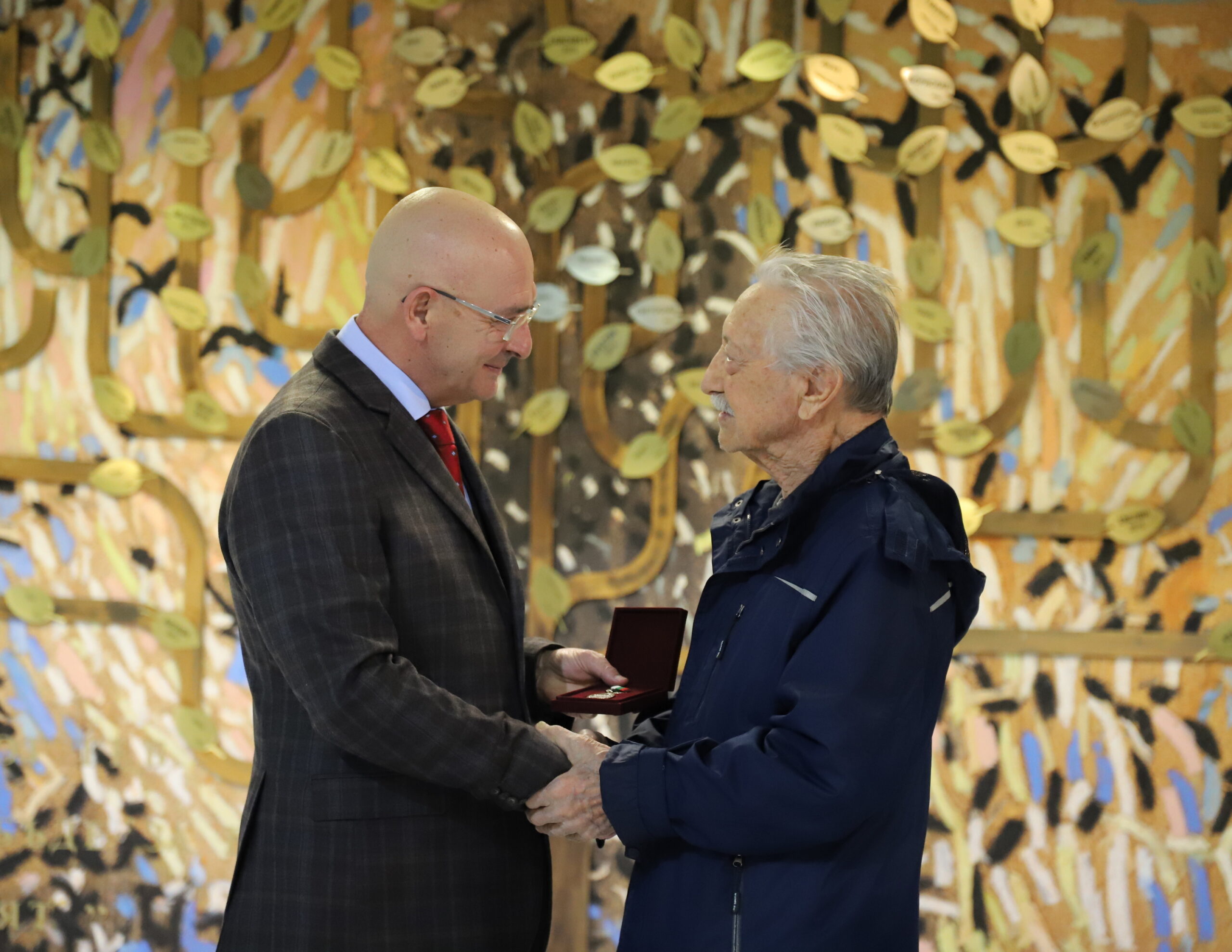 БОЕЦ с ново видео от Евротолийкс Искам да напишеш че