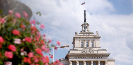 Гласуване на вот на недоверие в Народното събрание в София