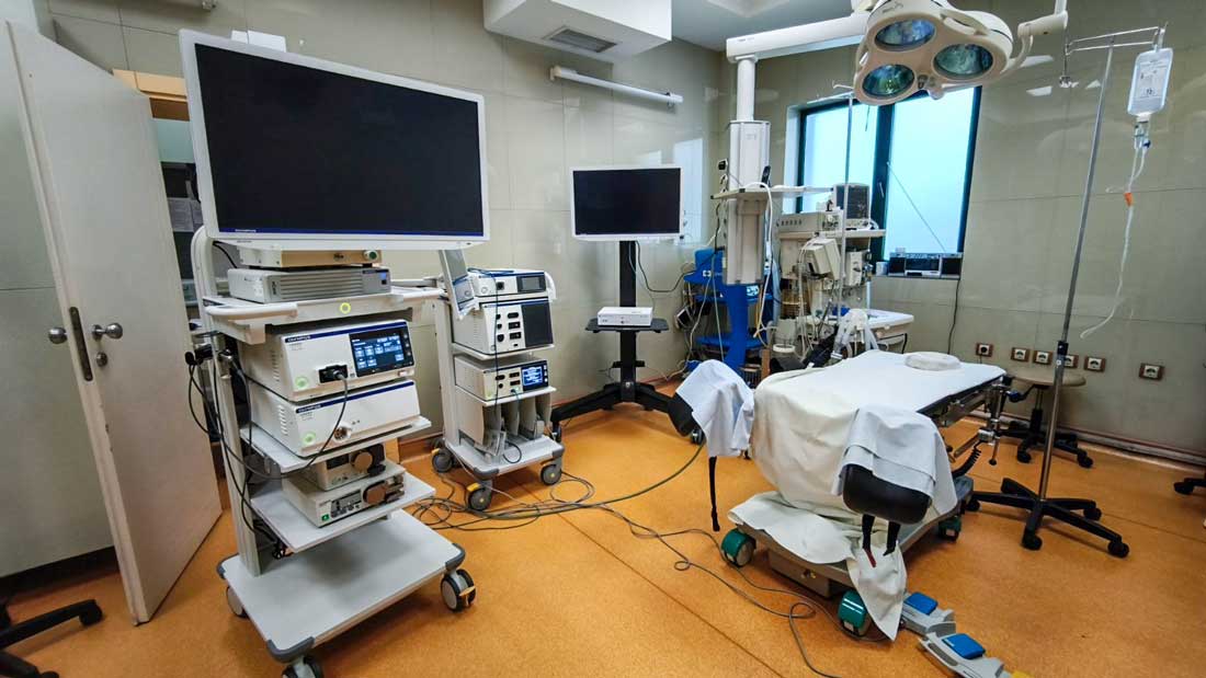 Първа гинекологична операция с една от най модерните в света в