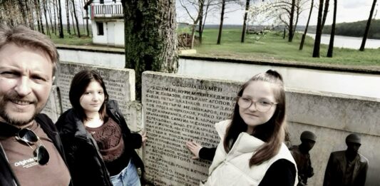 Огнян Стефанов и двете му деца