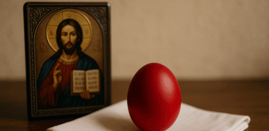 Първото червено яйце