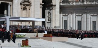 Погребение на папа Франциск