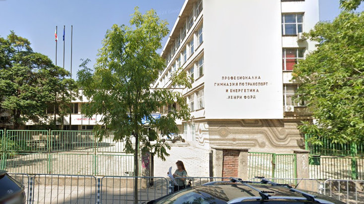 От потвърдиха информацията че 15 годишен ученик е паднал от 4 ия