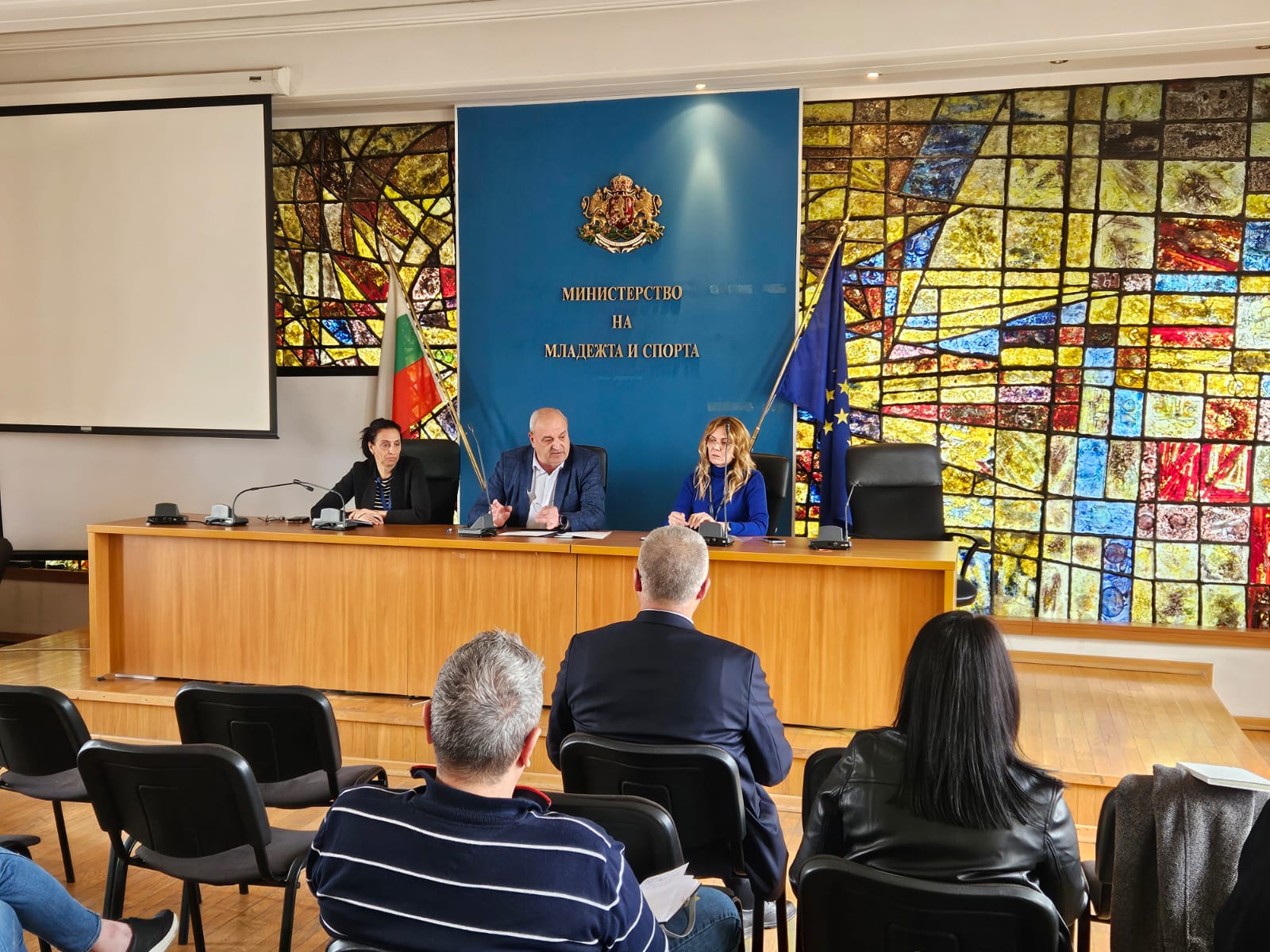 Работна група с представители на държавни институции и организации започна