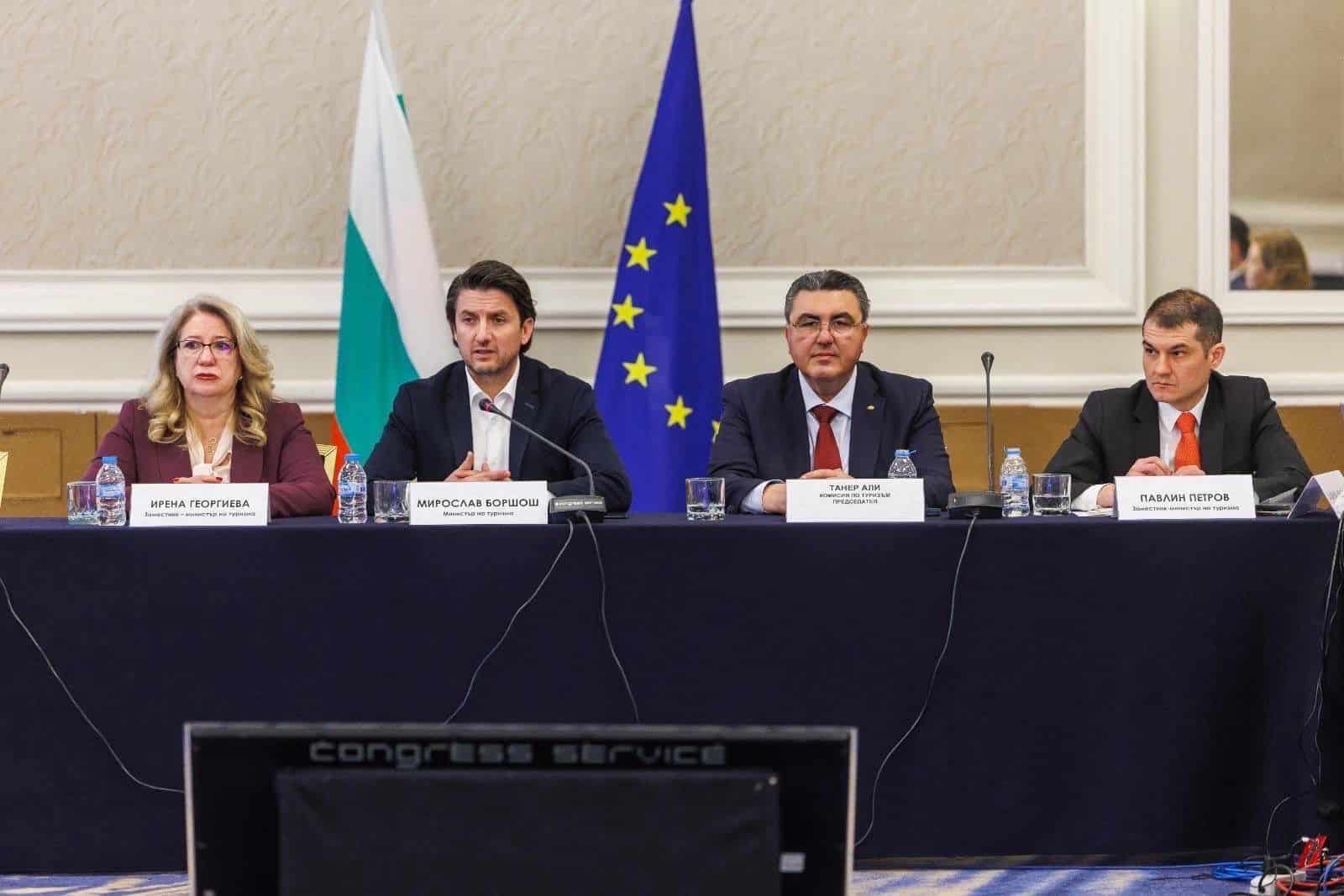 Българският туризъм продължава да бъде един от най силно засегнатите сектори