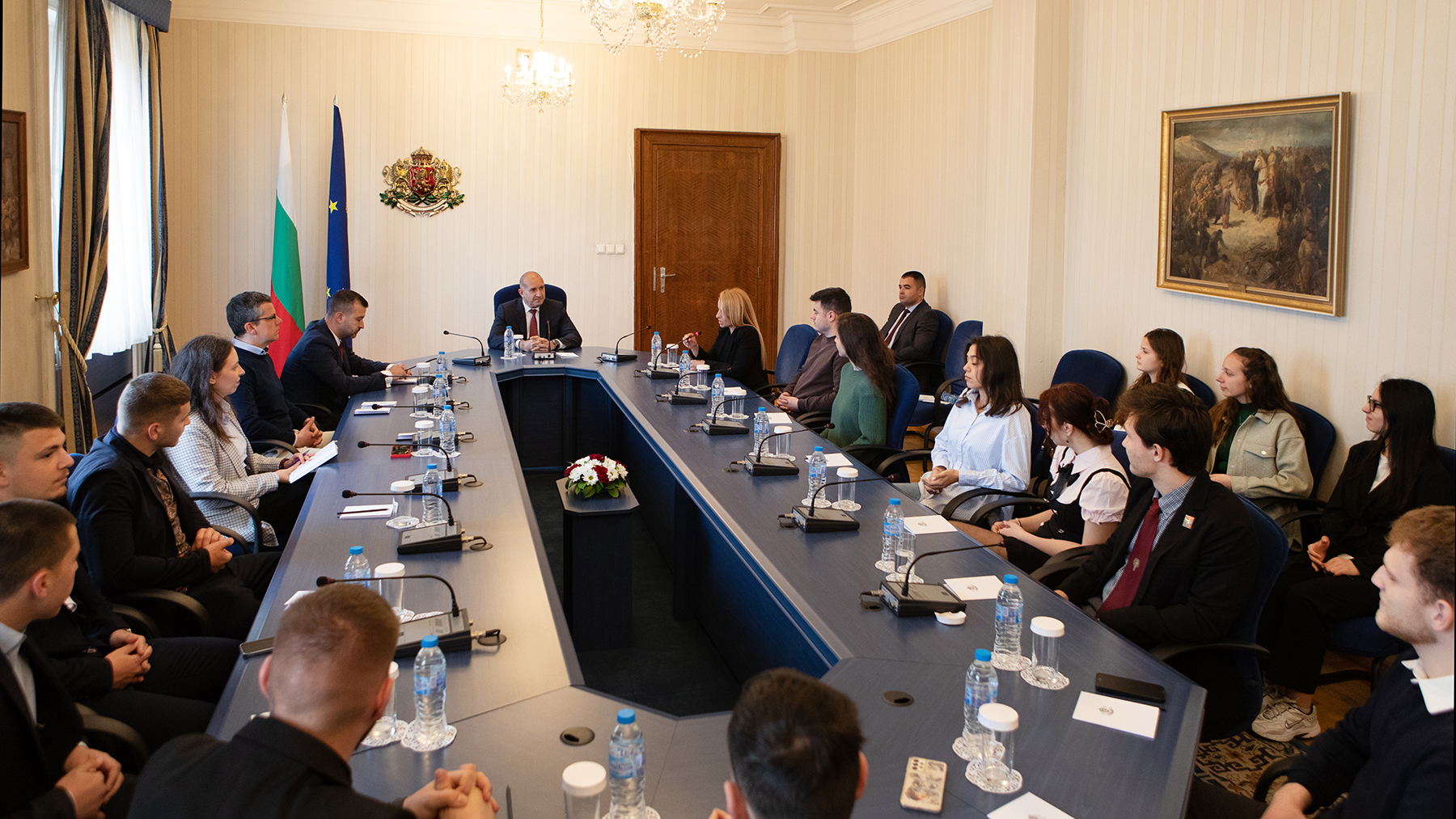 Румен Радев се срещна днес в президентската институция със студенти