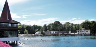 Термално езеро на Хевиз