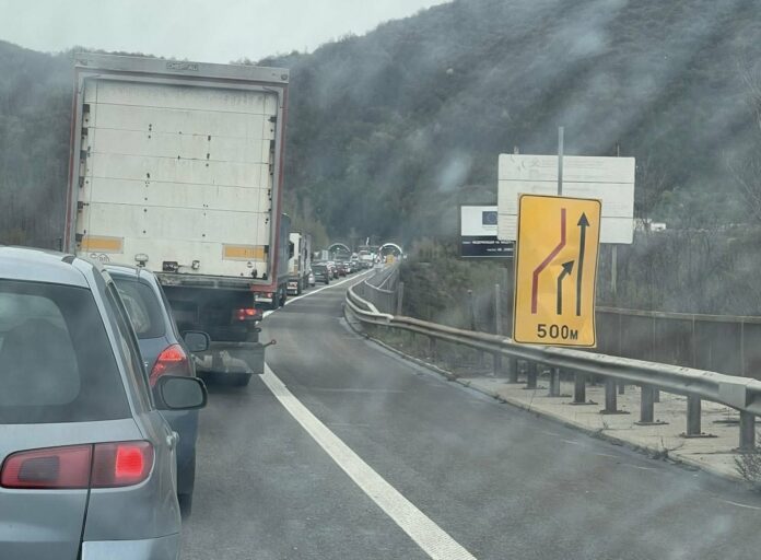 Затруднено движение на магистрала "Хемус"