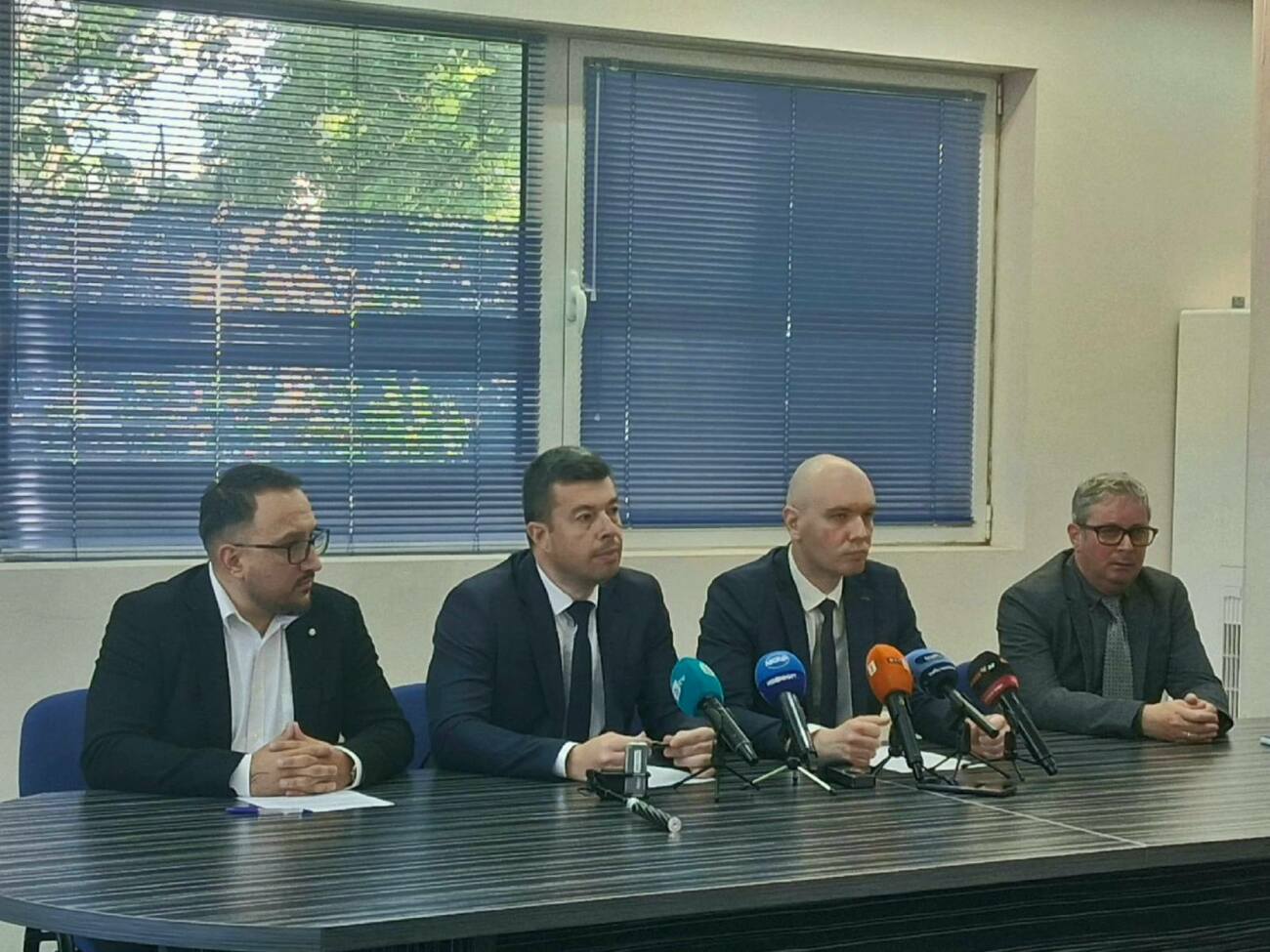 Днес с постановление на като обвиняеми са привлечени 59 годишният З