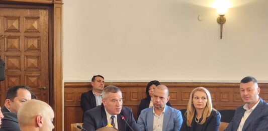 Георги Тахов