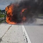 Горящият автобус