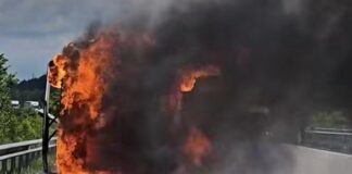 Горящият автобус