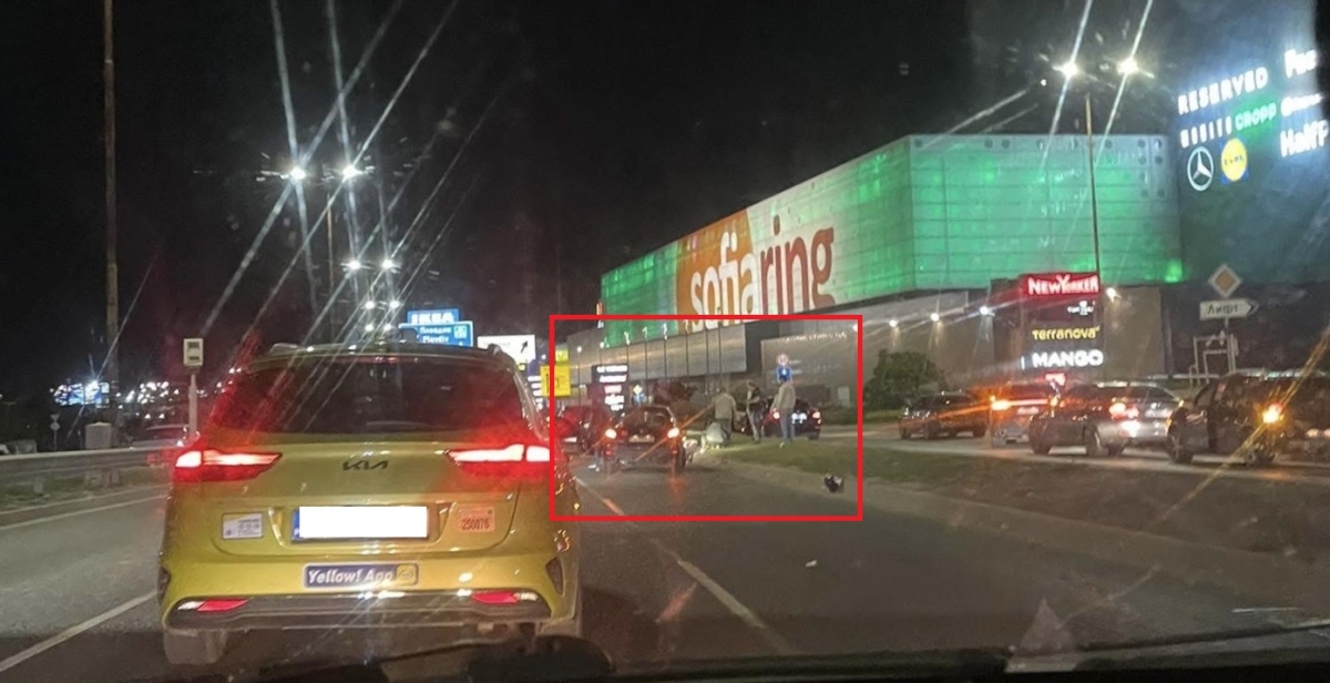 Тежка катастрофа с моторист е възникнала тази вечер в София