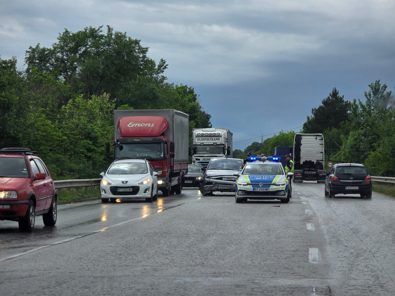 Зрелищна катастрофа е станала във Великотърновско през последния час За