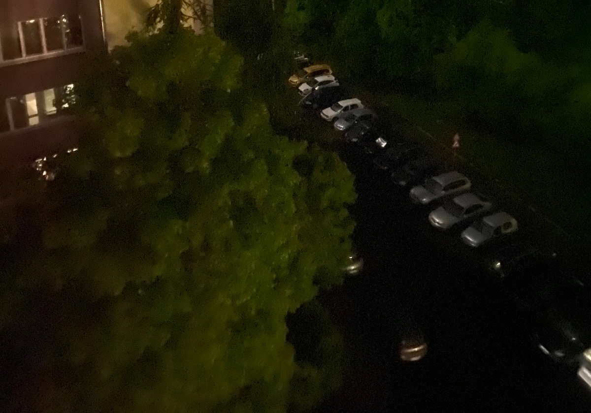 Следобедният кошмар за жителите на Бургас продължава и в късните